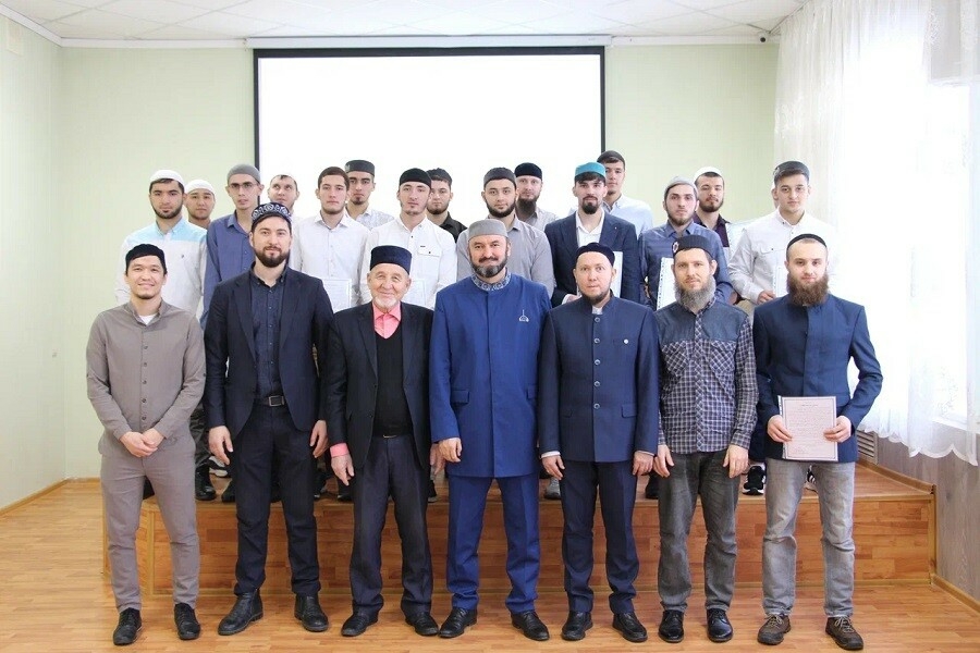 Казанда Коръән хафизлар әзерләү үзәге шәкертләренә таныклык тапшырдылар