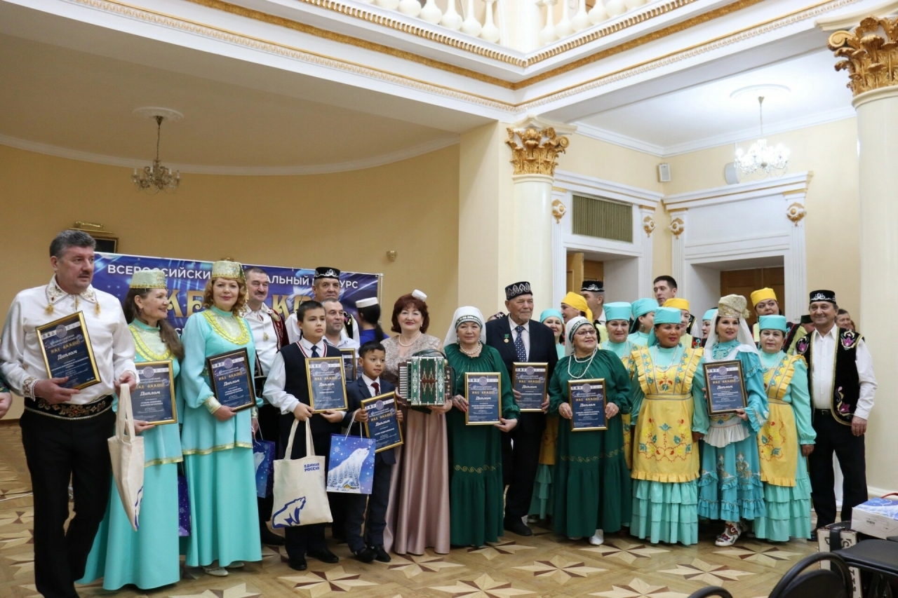 Фәридә Кудашева һәм Бәхти Гайсинга багышланган бәйге җиңүчеләрен бүләкләделәр