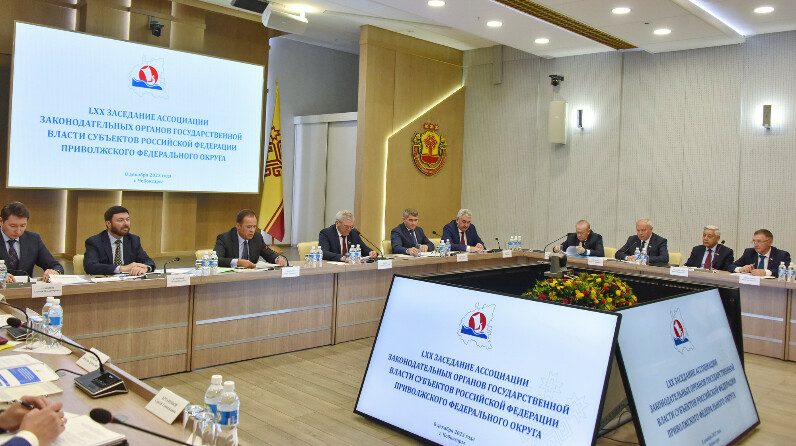 Мөхәммәтшин авыл халкына медицина ярдәменнән файдалану мәсьәләләре турында фикер алышты