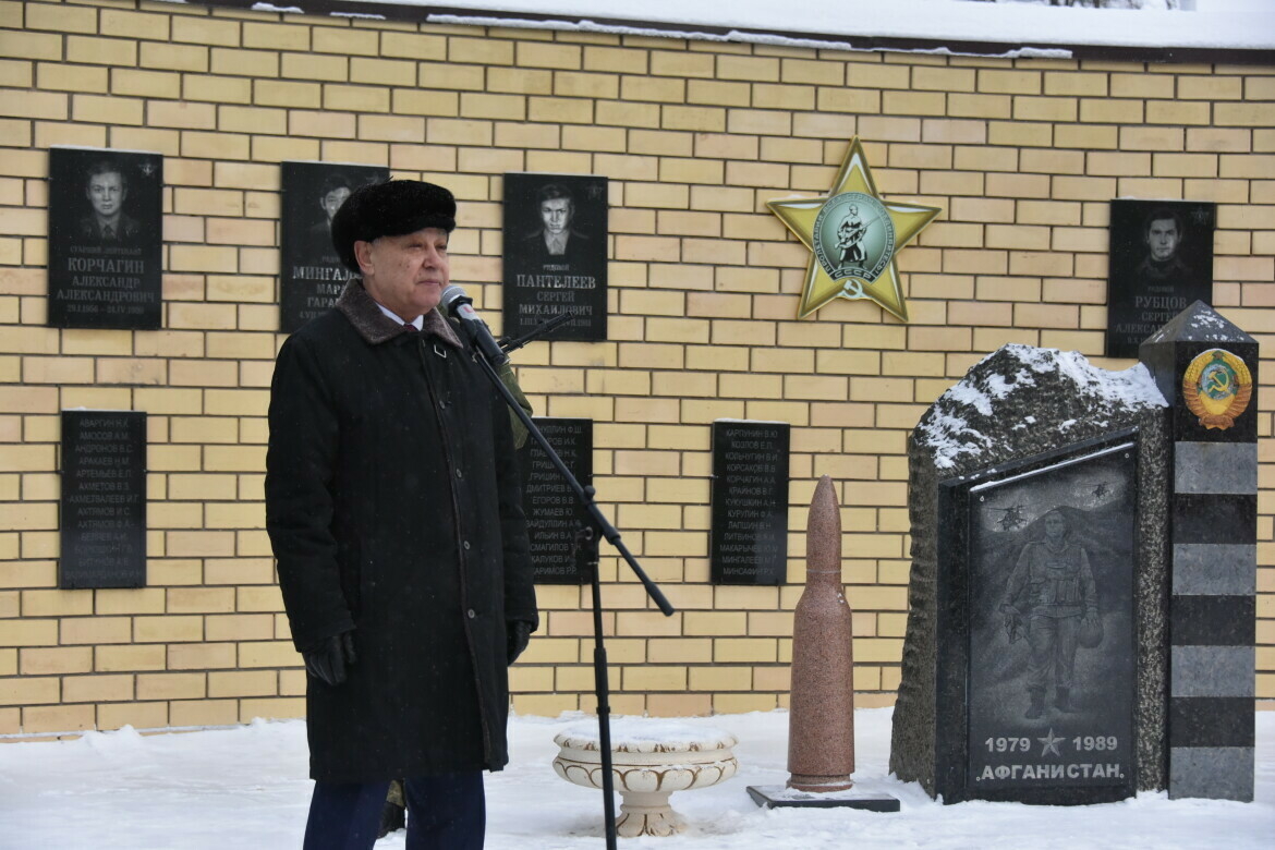 Фәрит Мөхәммәтшин Әфганстанда һәлак булган солдатларны искә алды