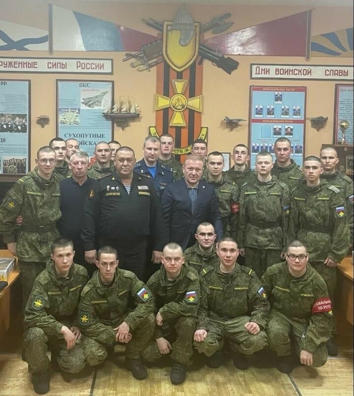 Чүпрәле делегациясе Ногинск шәһәрендәге шефлыкка алынган хәрби частьта булып кайтты