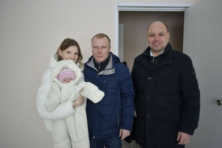 Татарстанның Тукай районында ятим балаларга фатир ачкычларын тапшырдылар