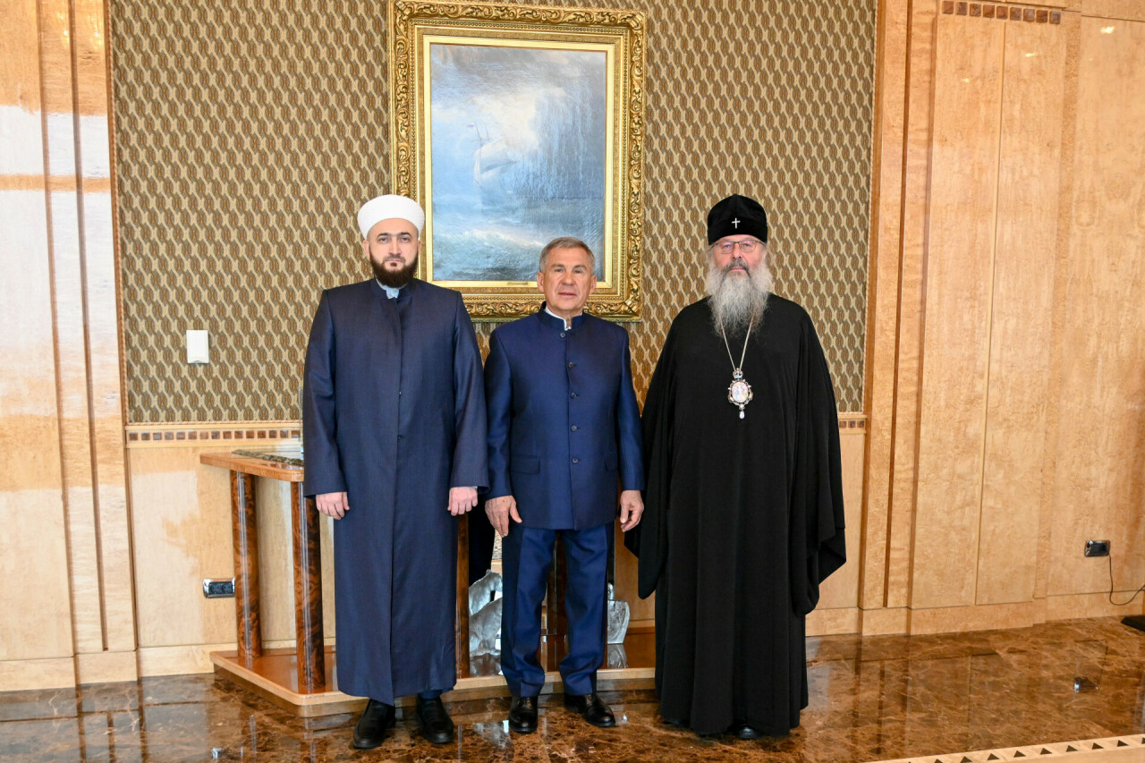 Мөфти Камил Сәмигуллин һәм митрополит Кирилл Рөстәм Миңнехановны туган көне белән котлады
