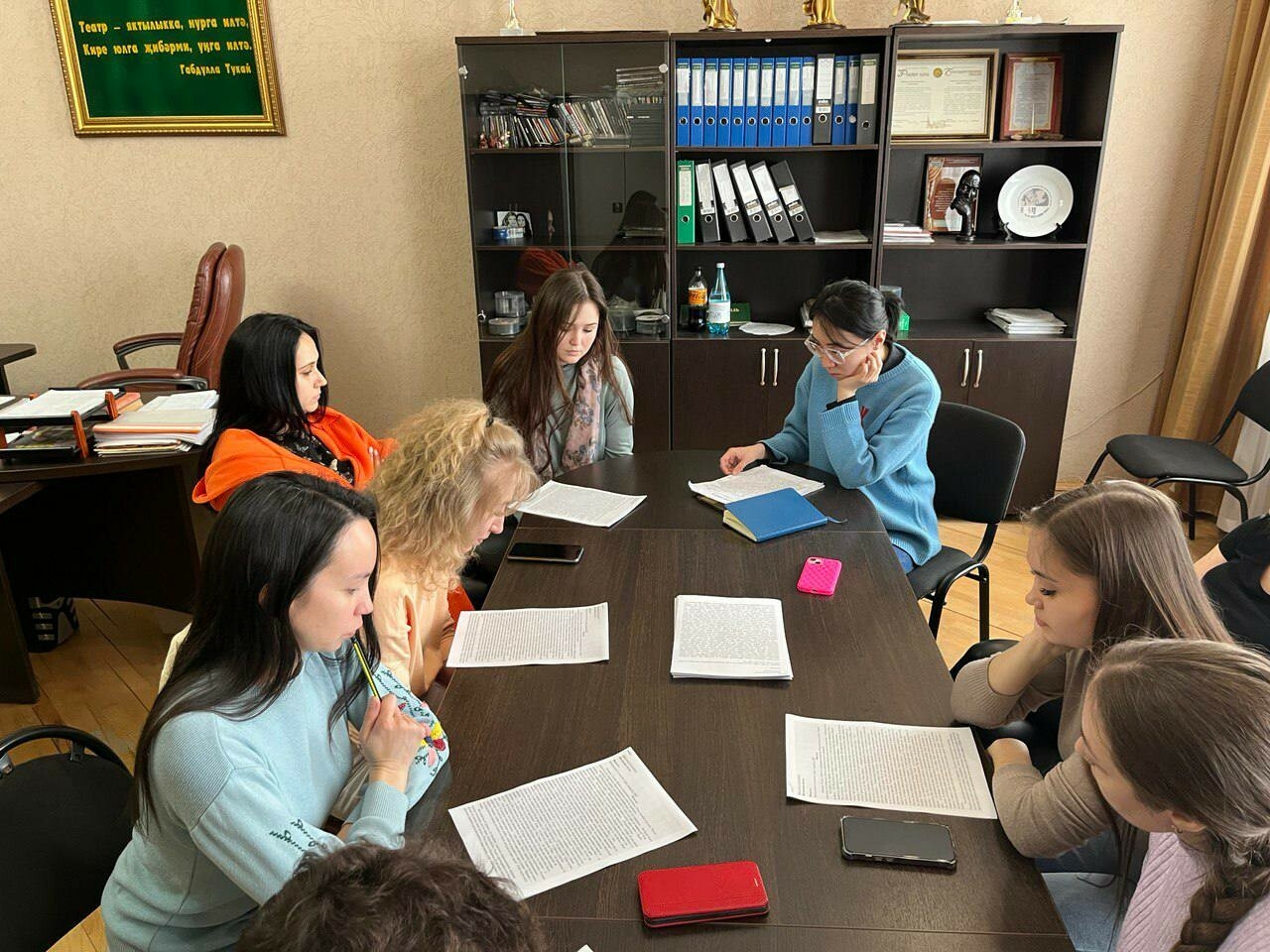 Әтнә театрында кытай кызы диплом спектакле куя