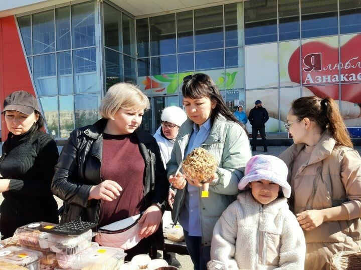 Азнакайда игелек ярминкәсендә җыелган акча авыру баланы дәвалауга тотылачак