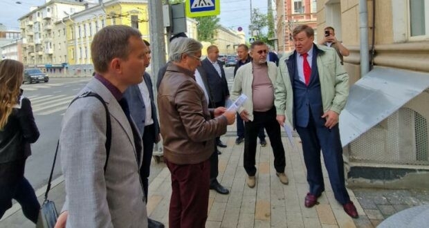 Түбән Новгородта Рәшит Ваһаповка истәлек тактасы куялар