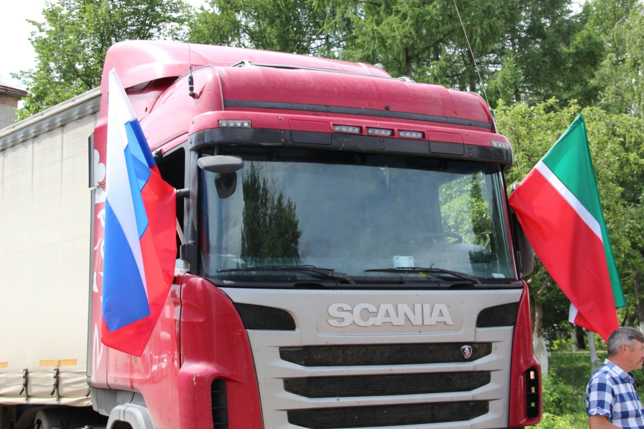 Зәй районы башлыгы Луганск Халык Республикасына гуманитар ярдәмне озата китте