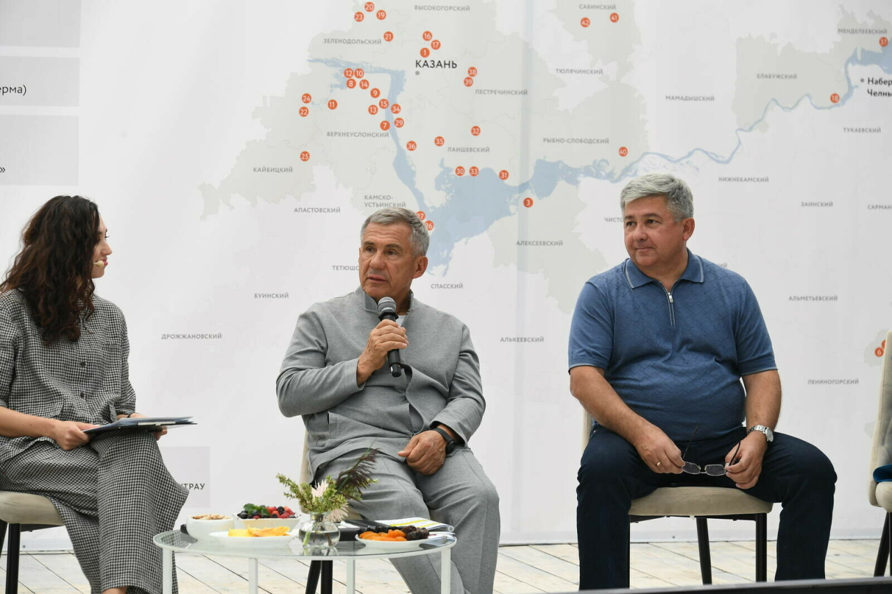 Миңнеханов шәһәр янында ял итүне оештыру үсеше турында эшкуарлар белән фикер алышты
