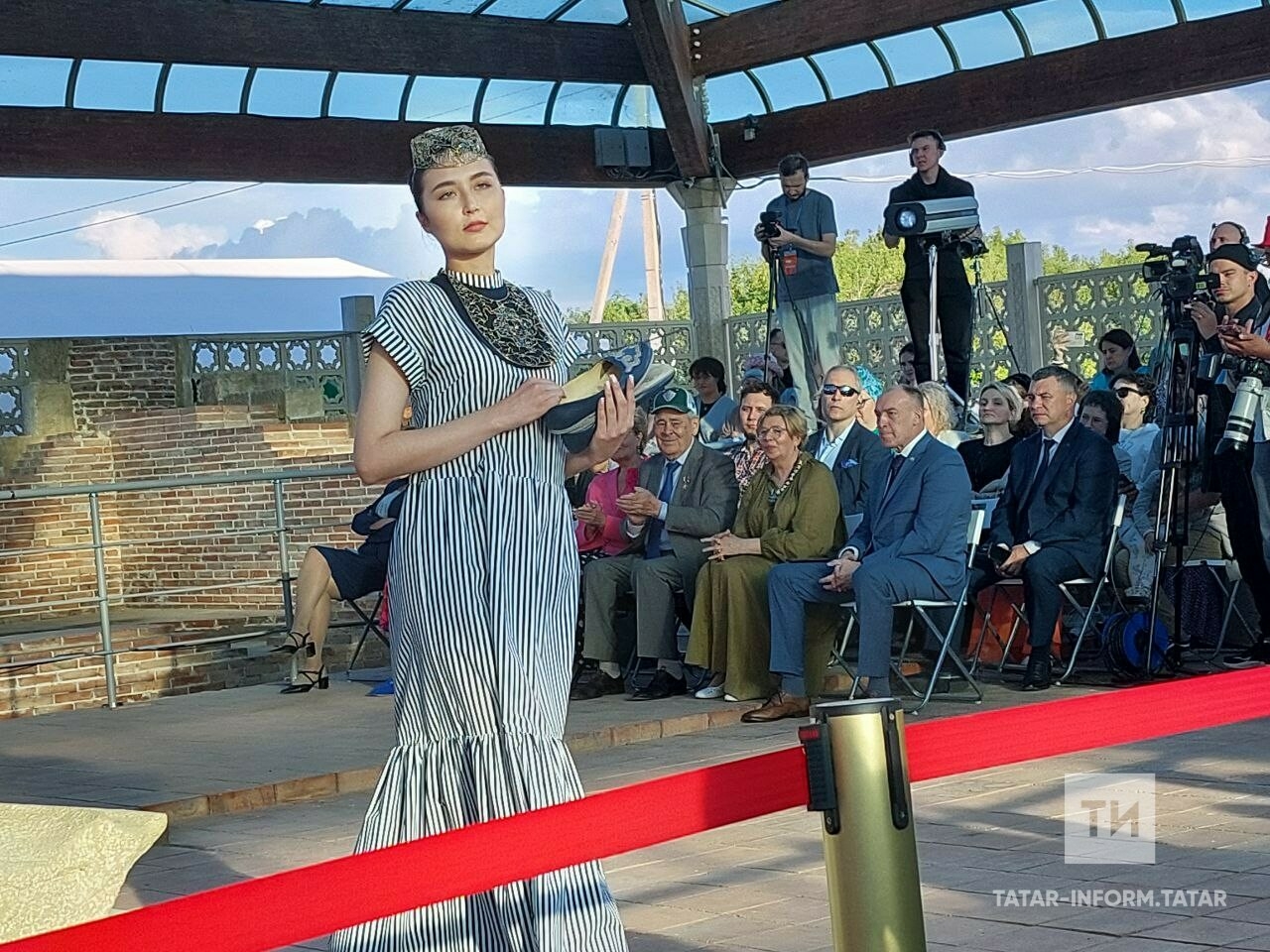 Болгарның Хан сараенда икенче көн этноколлекцияләр күрсәтелде