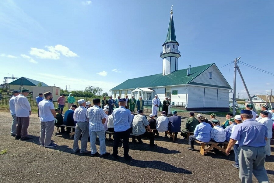 Балык Бистәсе районында төзекләндерүдән соң 122 еллык тарихи мәчет ачылды