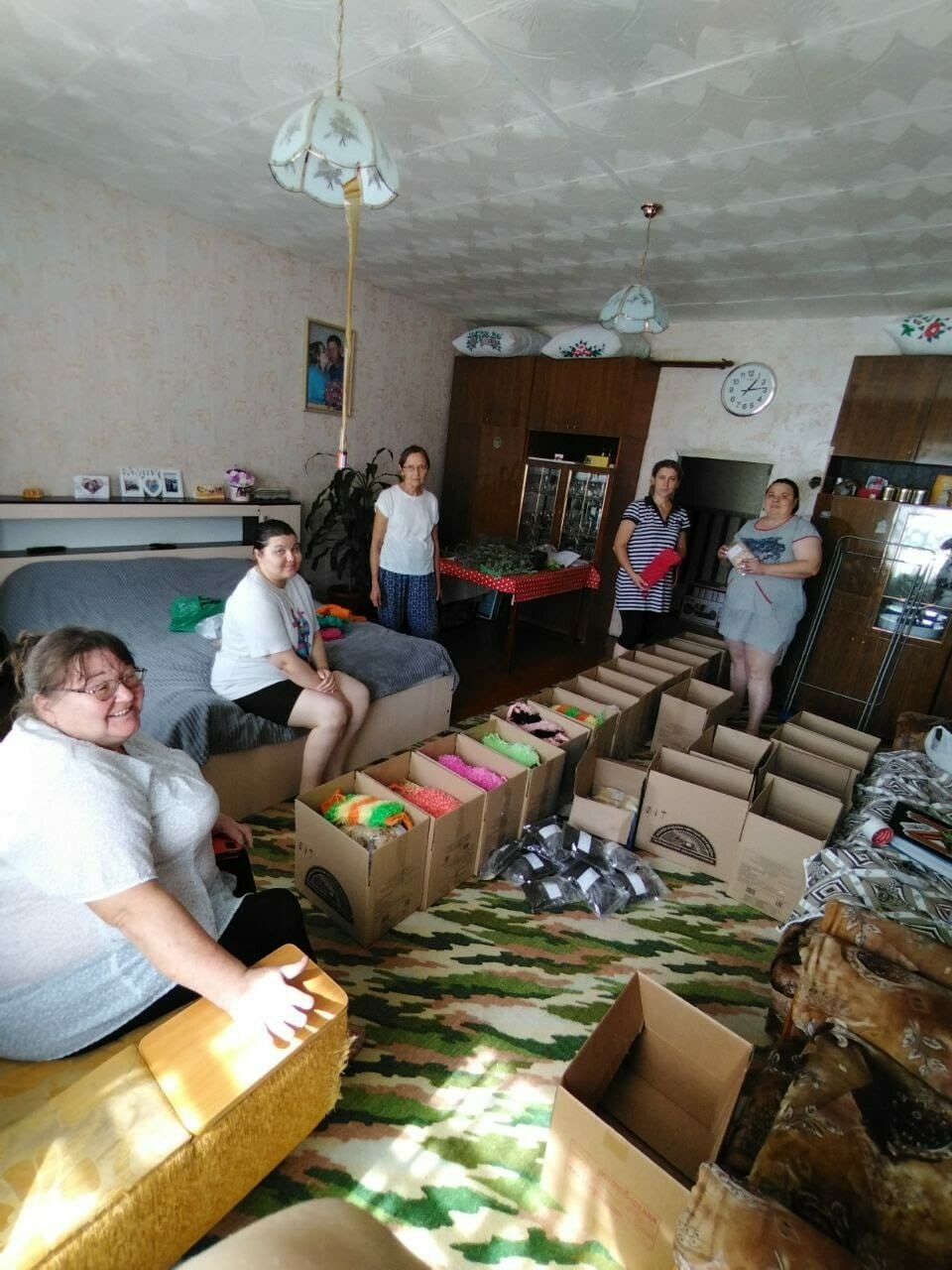 Зәй хатын-кызлары хәрбиләргә тиз пешә торган ризыклар әзерләп җибәрә