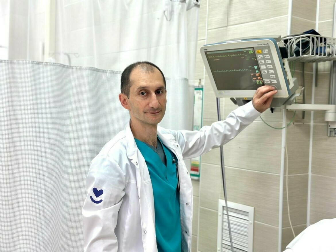 Чаллы реаниматологы самолет бортында көзән җыера башлаган 4 яшьлек баланы коткарган
