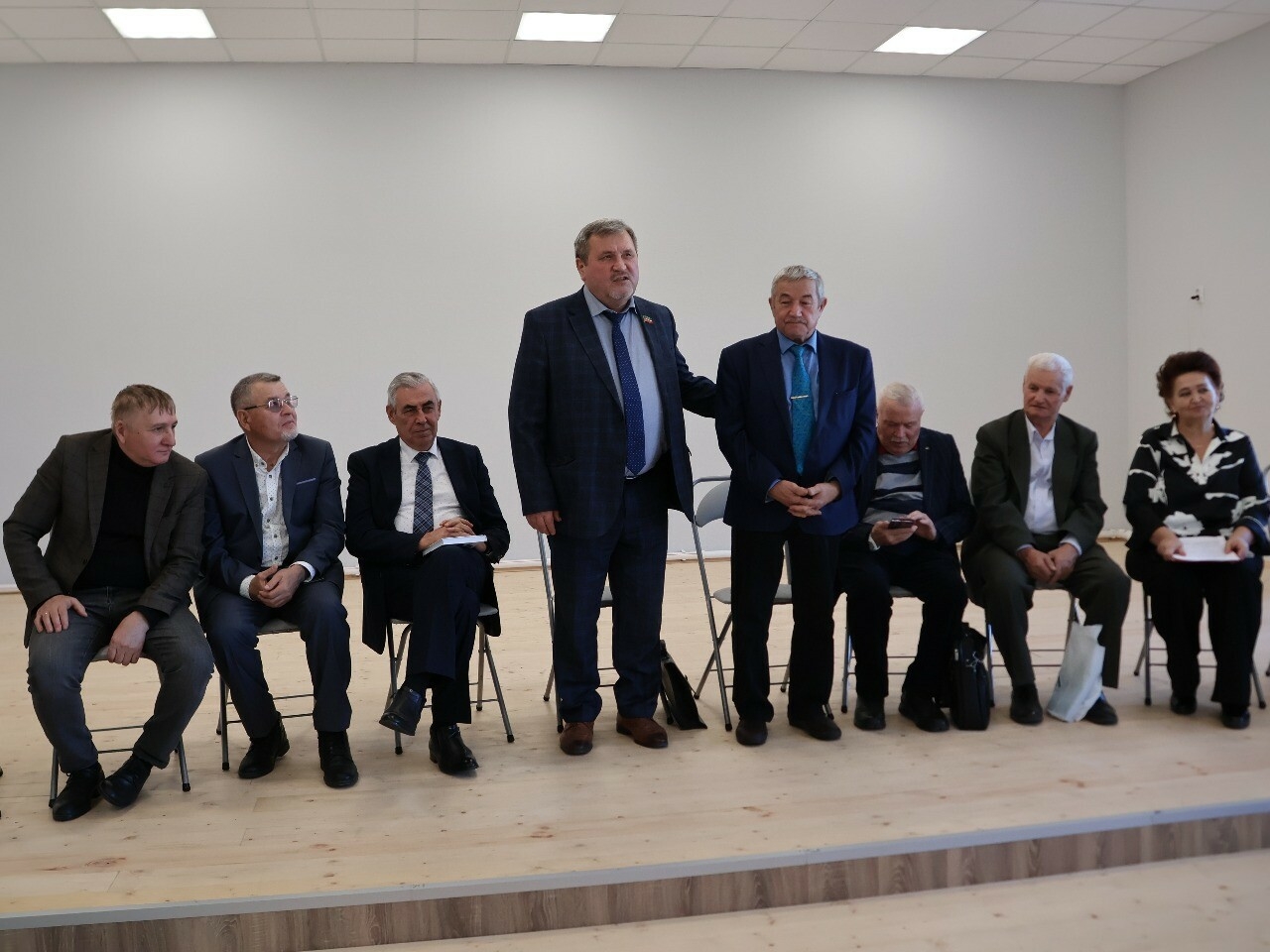 Татар халкының танылган язучылары Актанышның беренче мәктәбе укучылары белән очрашты
