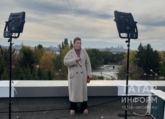 Ольга Скабеева «Татмедиа» түбәсеннән БРИКС саммиты турында туры эфир алып бара