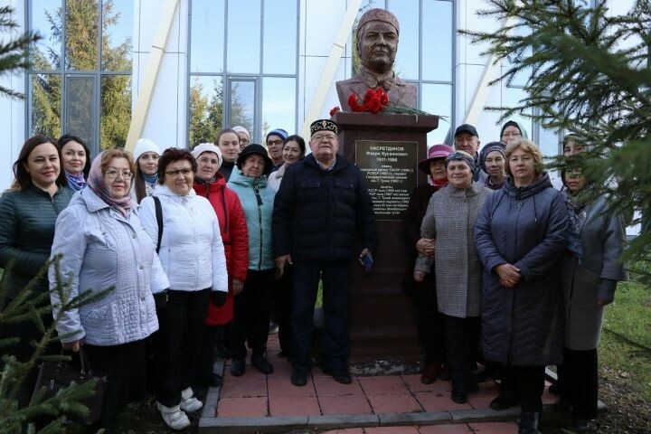 Апаста данлыклы якташлары Фәхри Насретдиновны искә алдылар