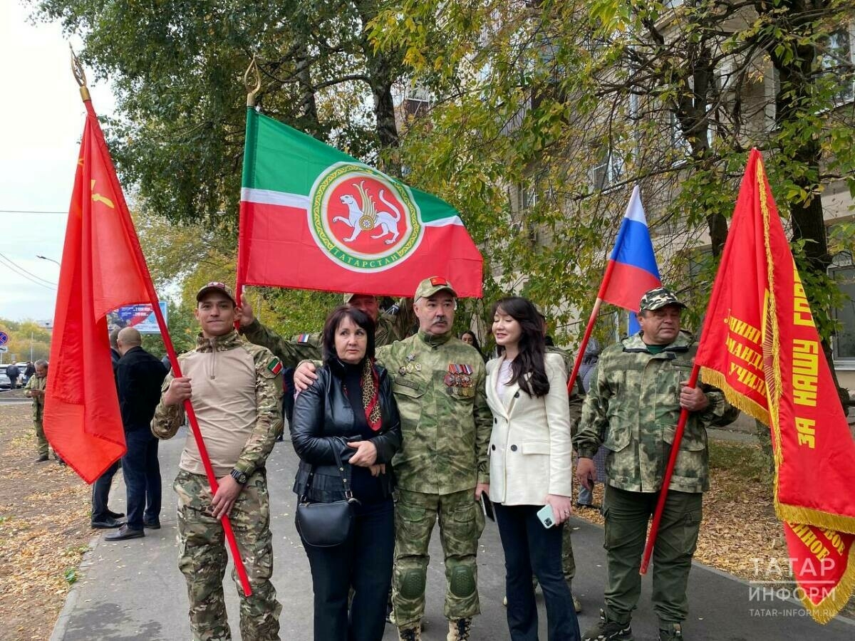 Казаннан бер төркем контрактчы гуманитар ярдәм белән махсус операция зонасына юл тотты