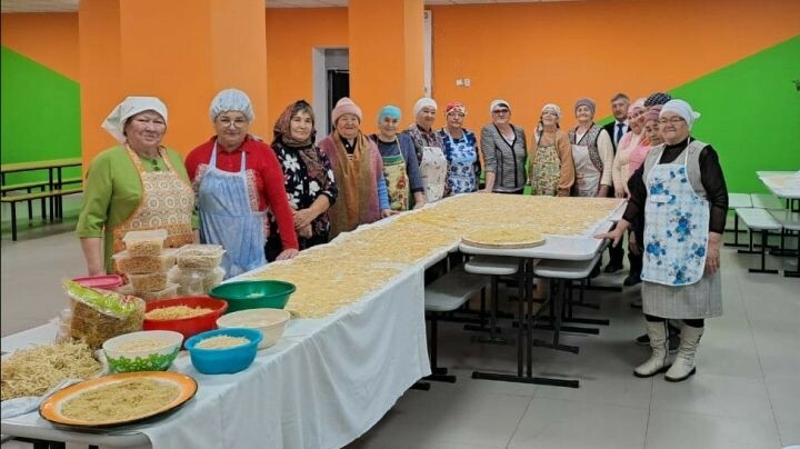 Азнакайда махсус хәрби операциядәгеләргә җибәрергә токмач кистеләр