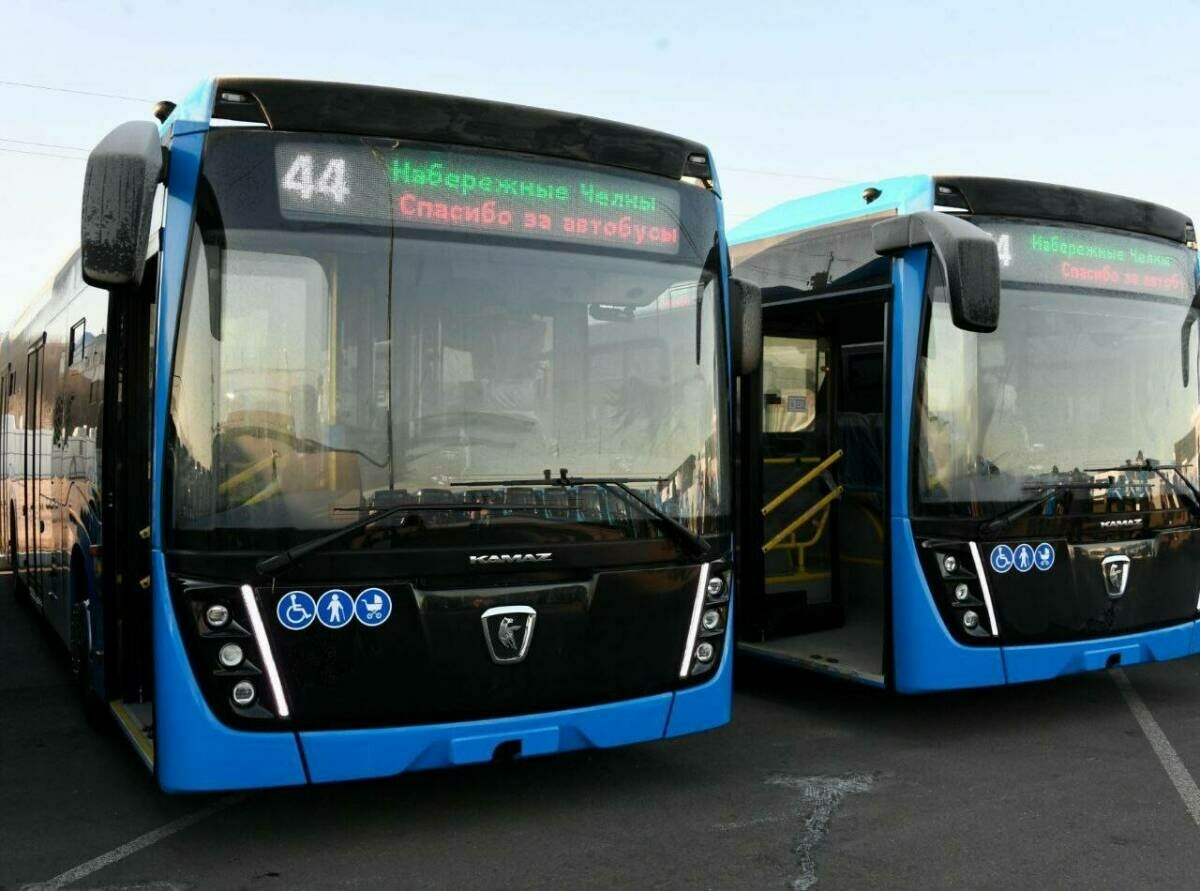 Рөстәм Миңнеханов Чаллыга тапшырылган яңа автобусларның фотосын күрсәтте
