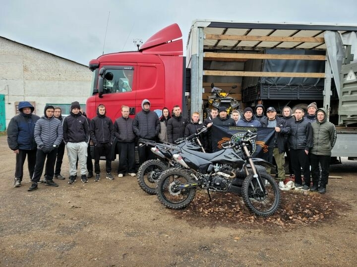 Чистай районы башлыгы махсус хәрби операция зонасына 2 машина һәм 4 мотоцикл илткән