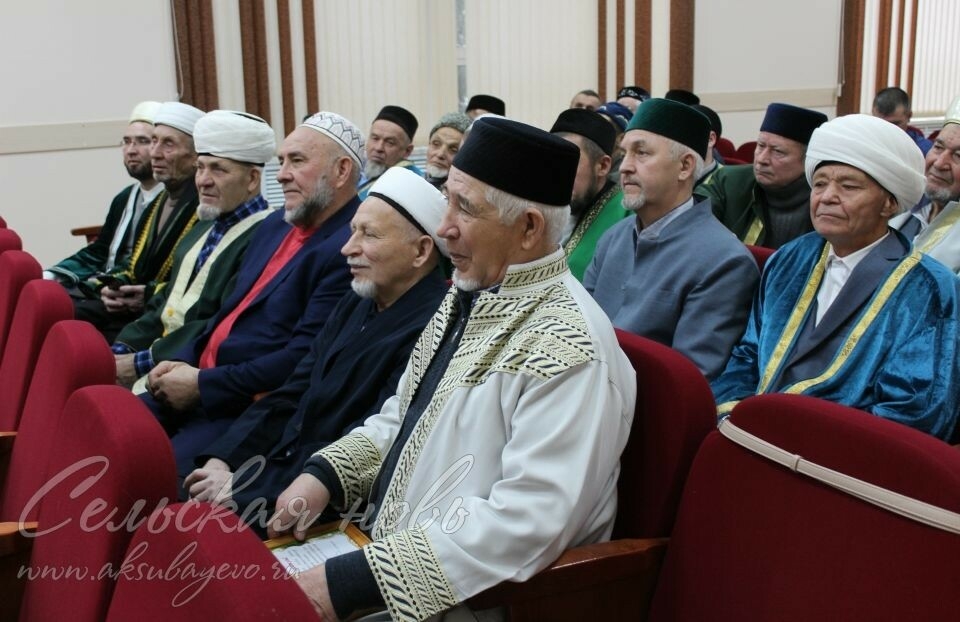 Аксубайда имамнар көнүзәк мәсьәләләр турында фикер алышты