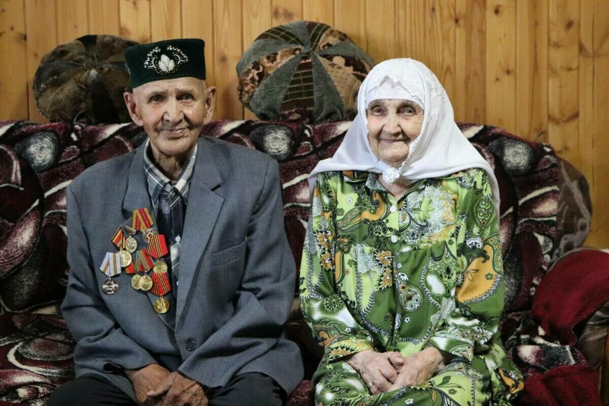 Апас районында яшәүче гаилә 70 ел бергә гомер итүләрен билгеләп үтте