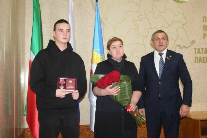 Махсус операциядә һәлак булган хәрбинең туганнарына Батырлык ордены тапшырылды