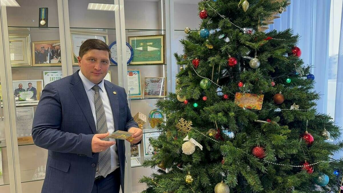 Менделеевск районы башлыгы хәрби хезмәткәрнең балаларының теләкләрен үтәячәк