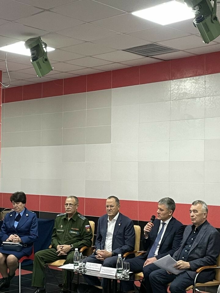 Балтачта мөмкинлеге чикле район кешеләр җитәкчелек белән очрашты