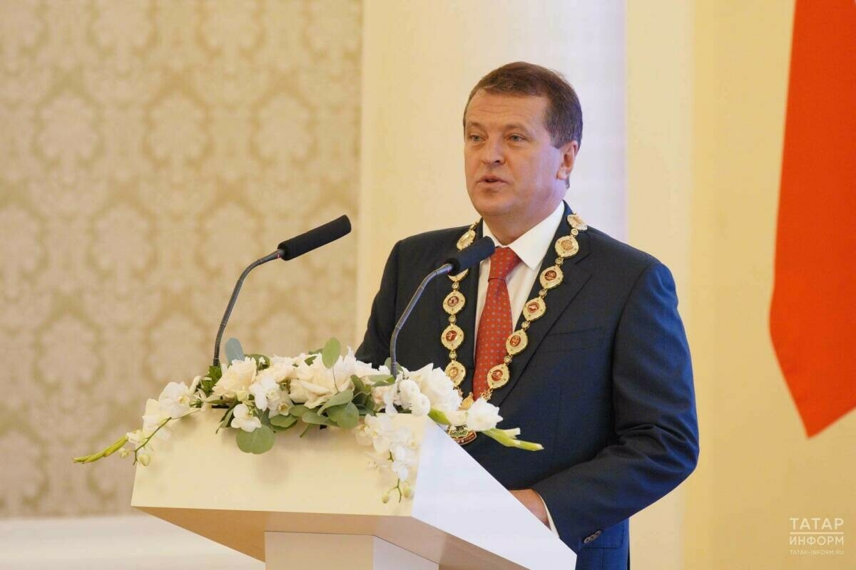 Путин Метшинны һәм Гафаровны Ватан алдындагы казанышлары өчен бүләкләде