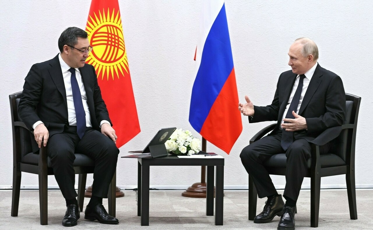 Путин Казанда Кыргызстан Президенты белән очрашты
