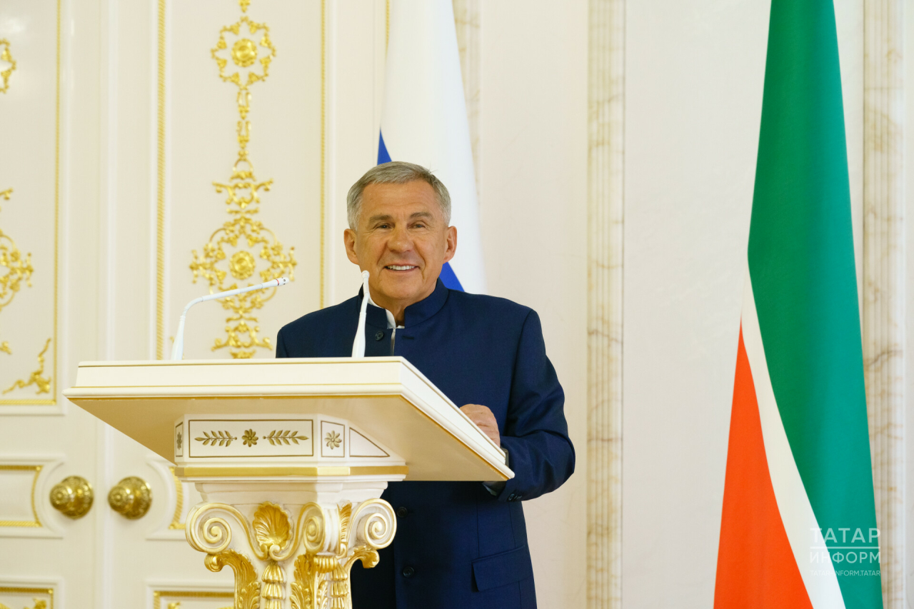 Рөстәм Миңнеханов Каравон рус халык бәйрәме белән котлады