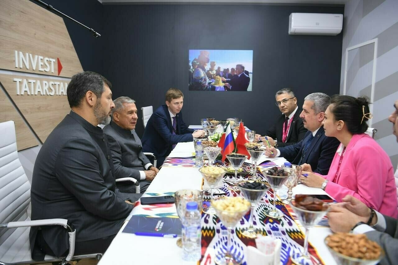 Миңнеханов Ташкентта Төркия сәүдә министр урынбасары белән очрашты