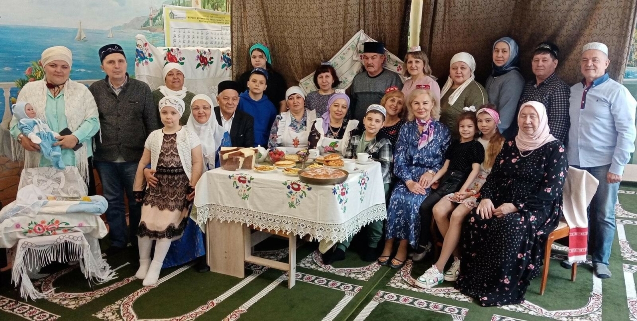 Засвияжье районы «Ак калфак» оешмасы «Бәби туе» йоласын искә төшерә