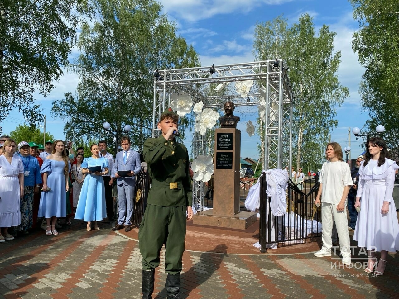 Бардада Муса Җәлил исемендәге сквер һәм каһарман-шагыйрьгә бюст ачылды