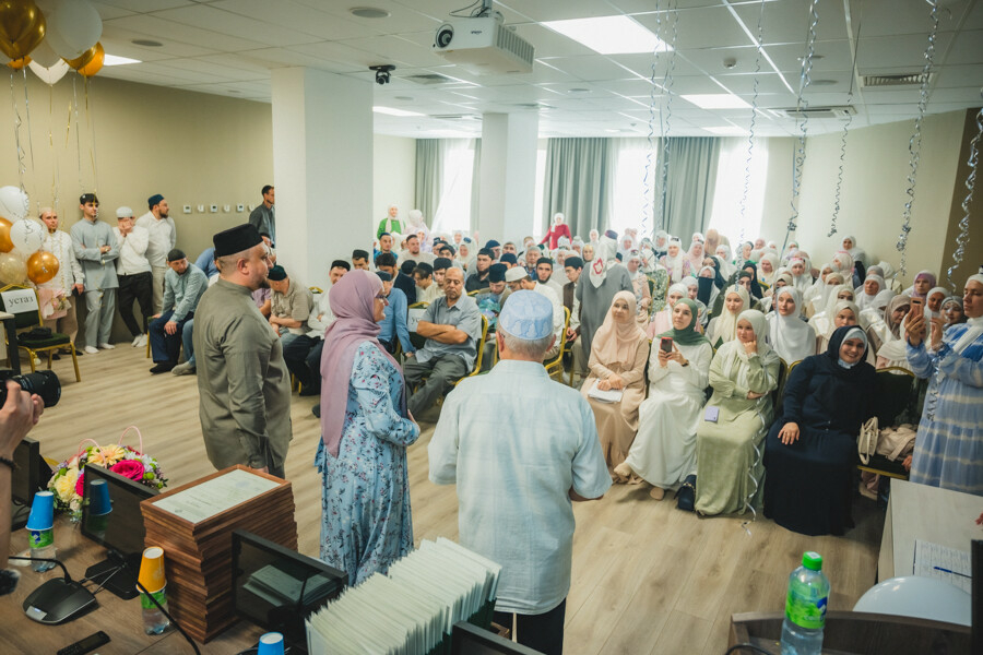 «Мөхәммәдия» мәдрәсәсендә көндезге һәм кичке бүлекләрне тәмамлаучылар диплом алды