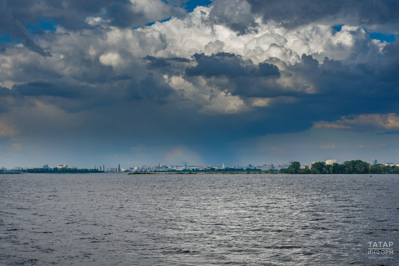 Татарстанда янә яшенле яңгыр һәм көчле җил көтелә