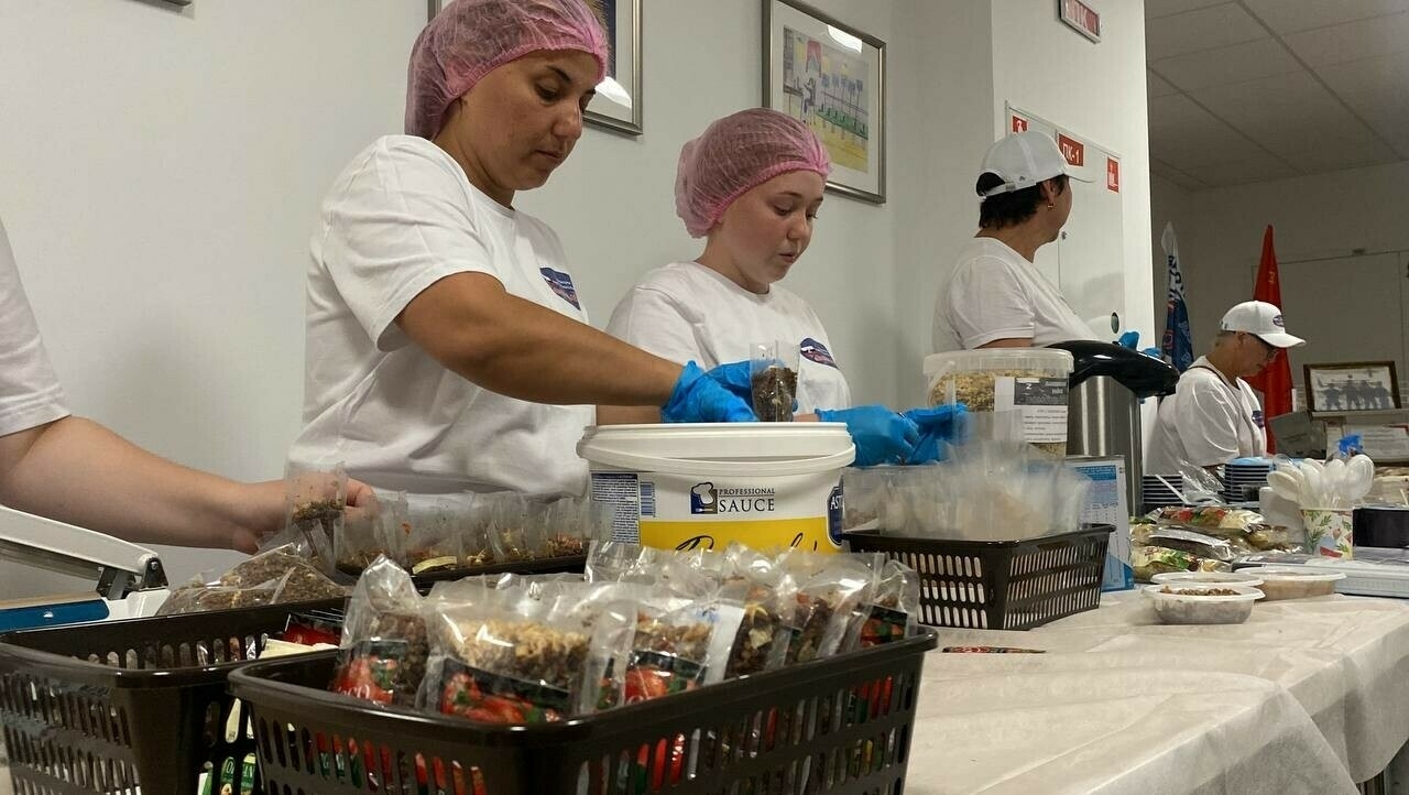 Лаеш районы волонтерлары махсус операция хәрбиләре өчен ярдәм әзерли