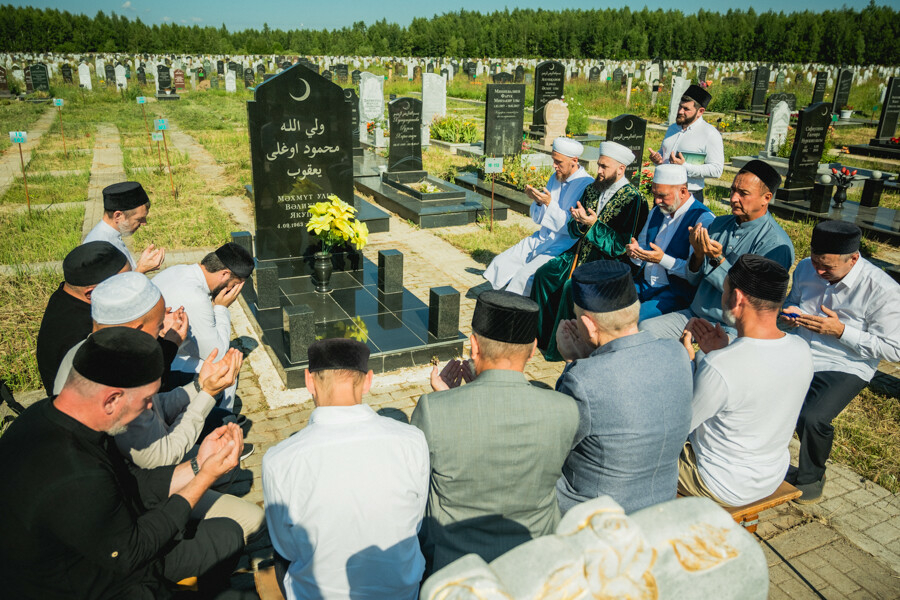 Казанда дин әһелләре һәм татар җәмәгатьчелеге Вәлиулла хәзрәт Якуповны искә алды