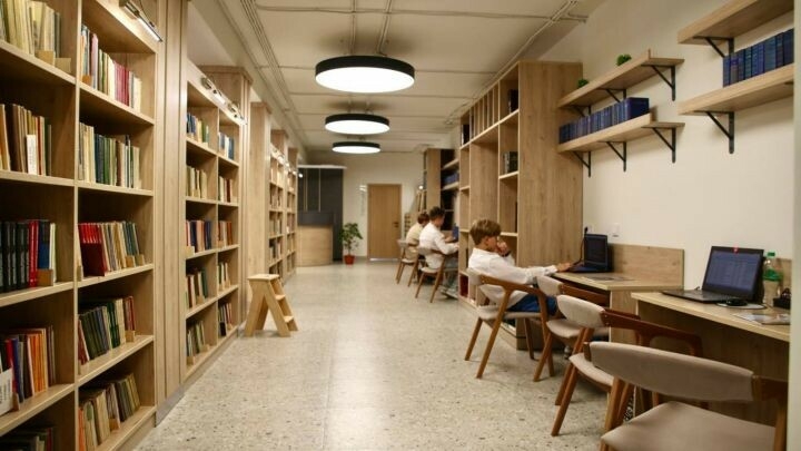 Әлмәттә «БиблиоНефть» китапханәсе ачылды