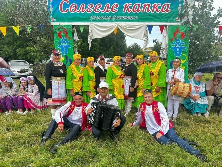 Яшел Үзән районы Олы Яке авылы мәдәният йорты «Сөлгеле капка» фестивалендә катнашкан