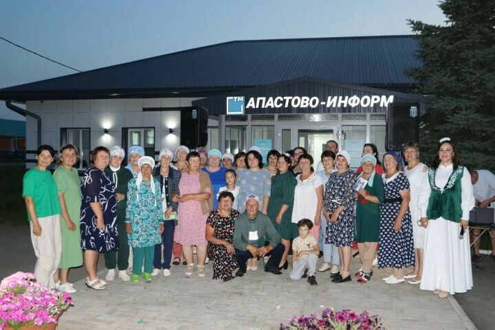 Апас урамнарында «Зәлидә» җырлы-биюле кичә уеннары оештырылган