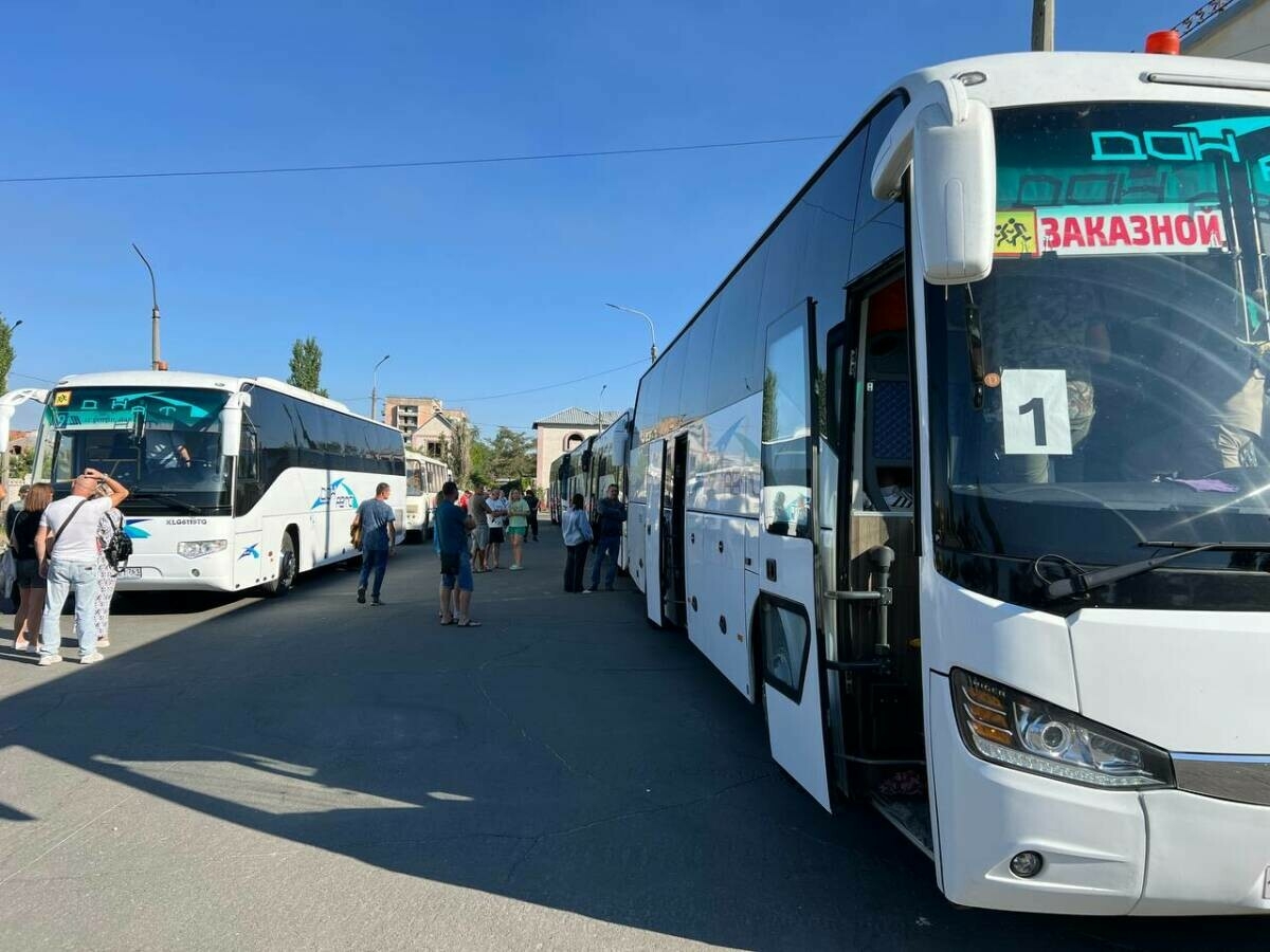 Татарстан Лисичанск һәм Рубежноедан балаларның икенче сменасын Кырымга озатты