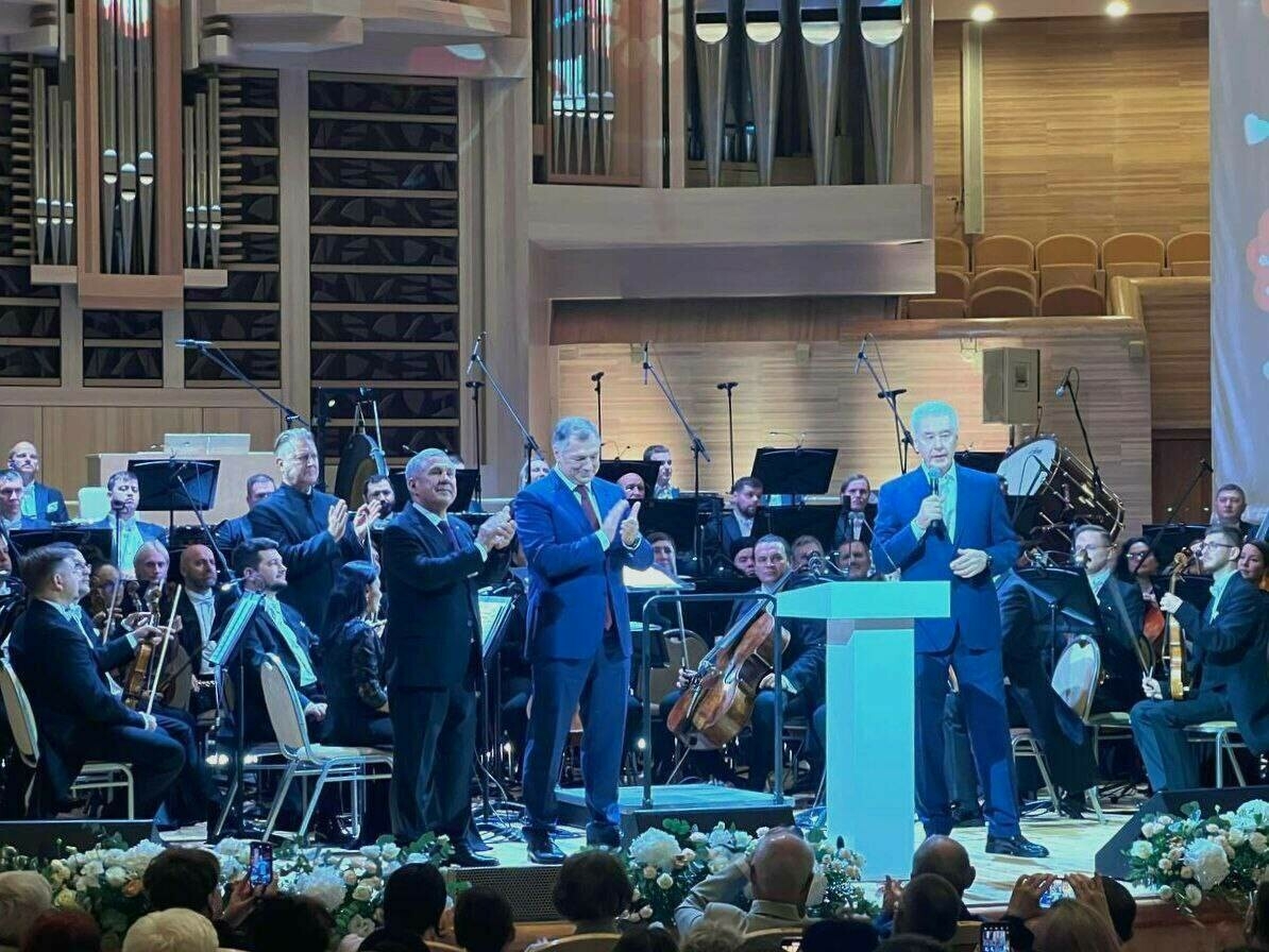 Миңнеханов Собянинга Татарстан мәдәнияте көннәре, Хөснуллинга М12 өчен рәхмәт белдерде