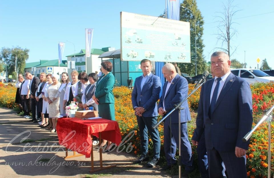 Аксубай техникумының кырларда эшләгән студентларына акчалата премия тапшырылды