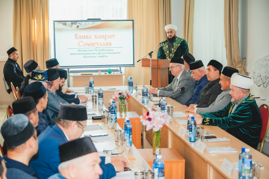 Казанда совет заманында сөннәтче бабайларның хезмәтенә багышланган түгәрәк өстәл узды