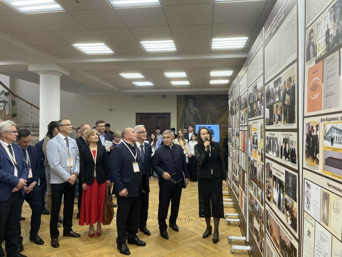 Татарстан Фәннәр академиясендә Наил Вәлиев юбилее уңаеннан фәнни конференция узды