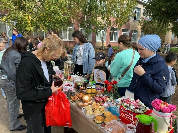 Питрәч районында «Игелек ярминкәсе»ндә җыелган акча авыру кызга тапшырылачак