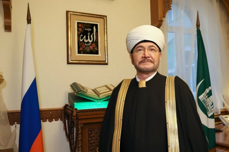 Мөфти Гайнетдин һиҗри өч мөбарәк ай һәм милади яңа 2025 ел белән котлады