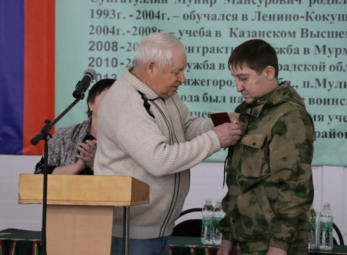 Питрәч районыннан махсус операциядә катнашучы хәрбигә Батырлык ордены тапшырдылар