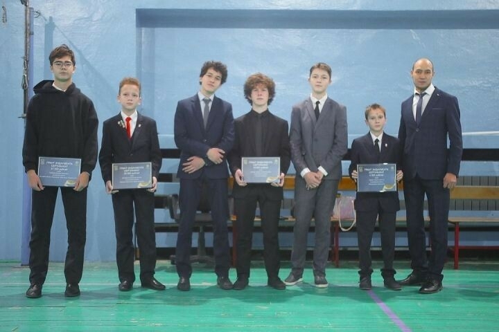 Әлмәтнең 1нче лицей-интернат укучылары 100000 сумлык эндаумент грантлары отты